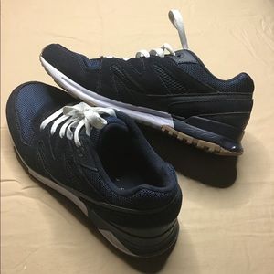 Boombah brand tennis shoes